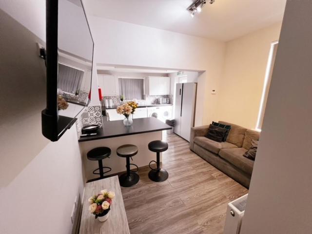 Bed and Breakfast 51 Kingsway Coventry Cv2 4Ff Exterior foto